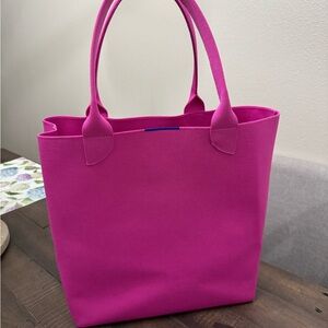 Rothy’s The Lightweight Tote in Dragon Fruit
